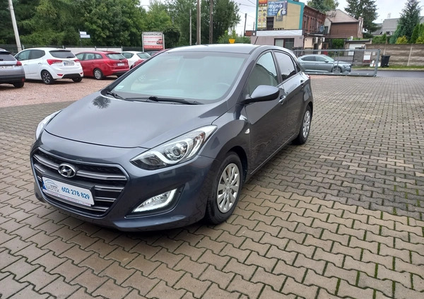 Hyundai I30 cena 42600 przebieg: 143900, rok produkcji 2015 z Pabianice małe 191